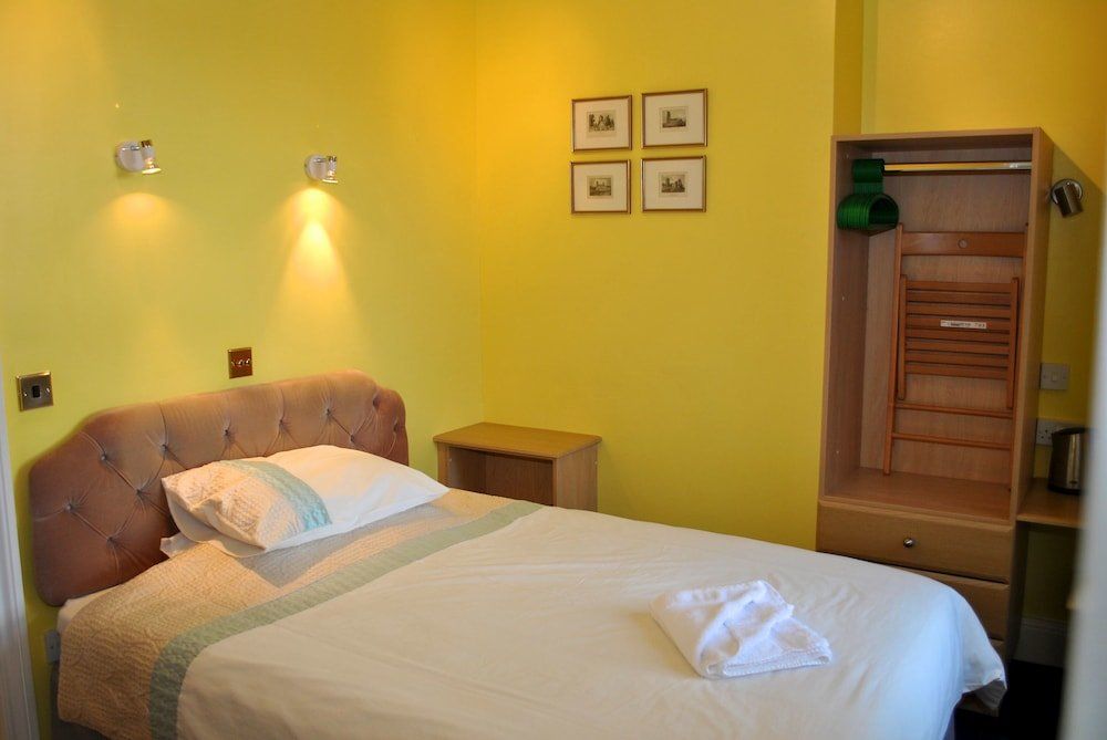 Holland House Bed & Breakfast