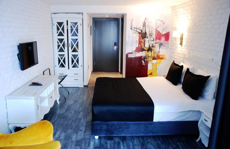 Check Inn Suite Hotel & SPA