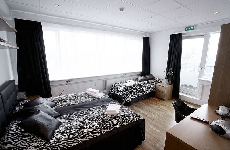 4th Floor Hotel