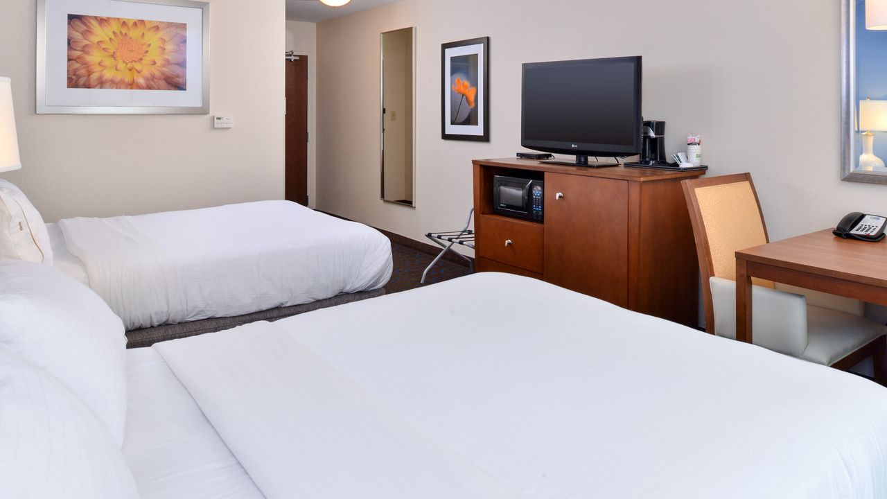 Holiday Inn Express Hotel & Suites Terre Haute, an IHG Hotel
