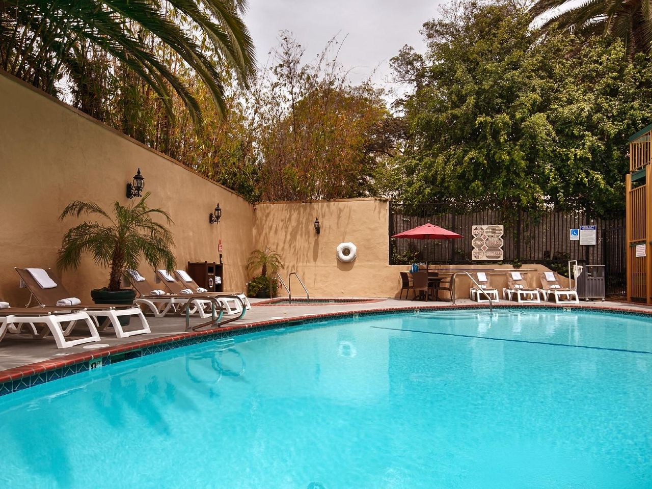 Best Western Hollywood Plaza Inn - Hollywood Walk of Fame Hotel - LA