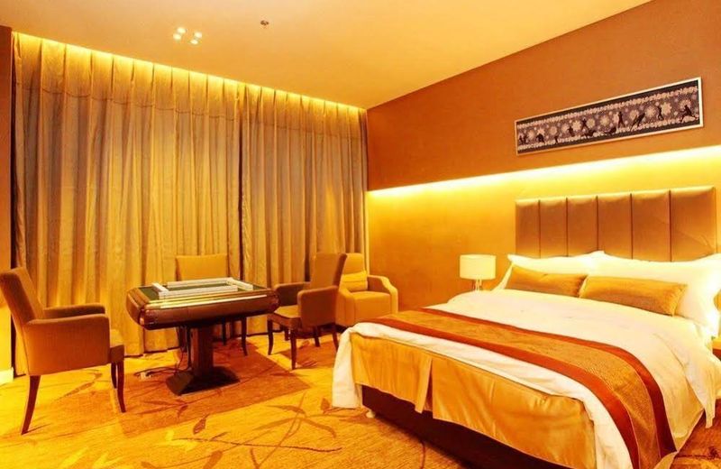 Gold Collar Hotel