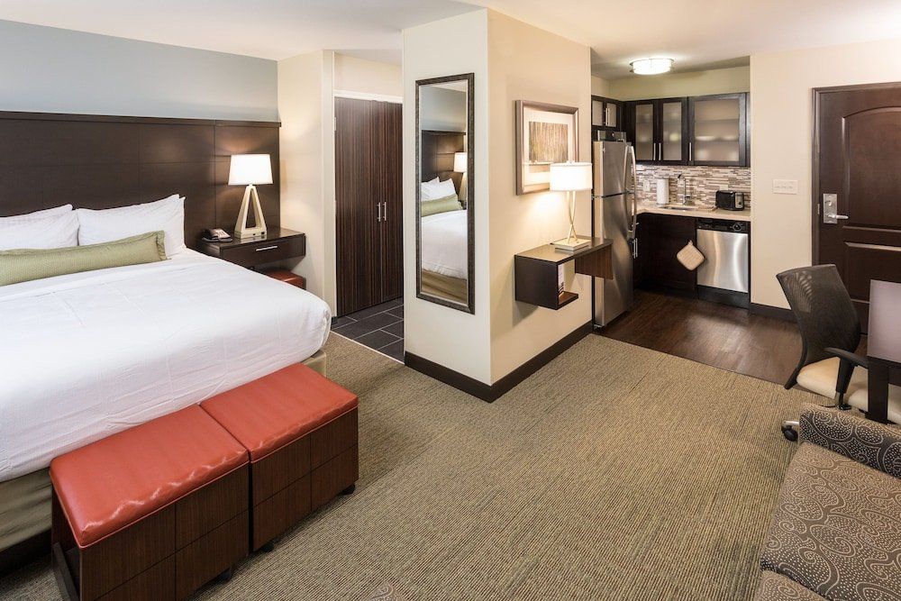 Staybridge Suites Omaha West, an IHG Hotel