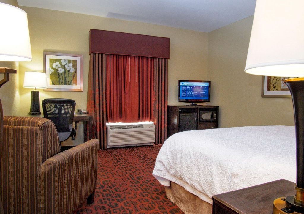 Hampton Inn & Suites Elk City