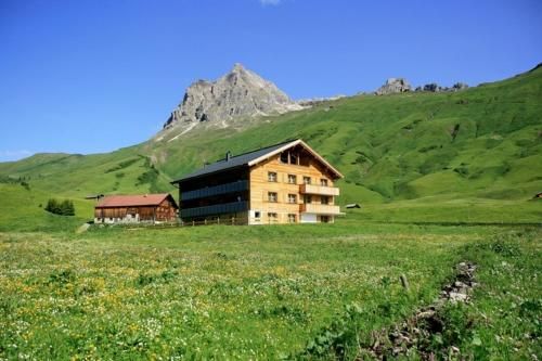 Outdoor Pictures 24