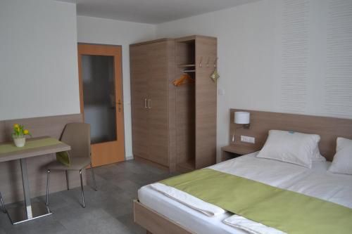 Privatzimmer und Ferienwohnungen Leeb
