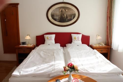 Gasthof Hametner mit Innviertlerhof mit direktem Zugang zur Therme Mediterrana durch unseren Garten!