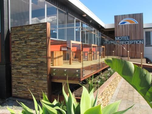 Top of the Town Motor Inn