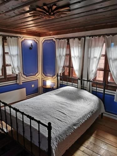 Hadji Neikovi Guest Houses