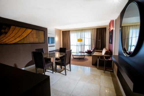 Kubitschek Plaza Hotel