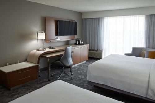 Courtyard by Marriott Toronto Airport