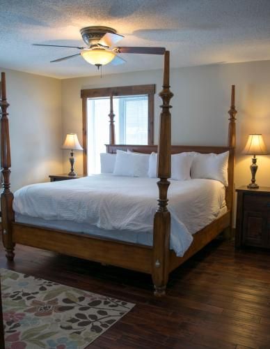 River to Peaks Inn