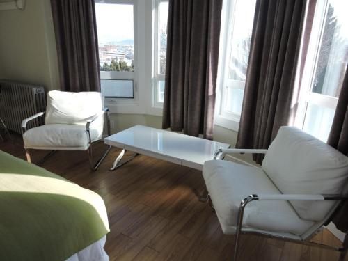 Almo Court Motel