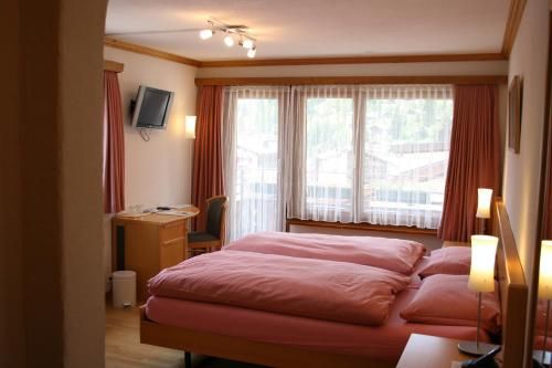 Cresta Hotel