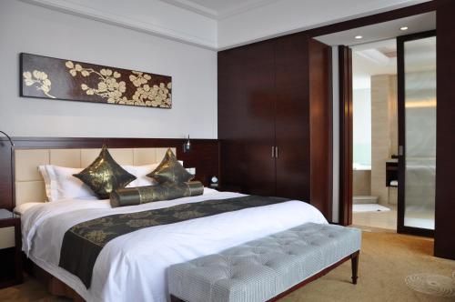 New Century Hotel Qingdao