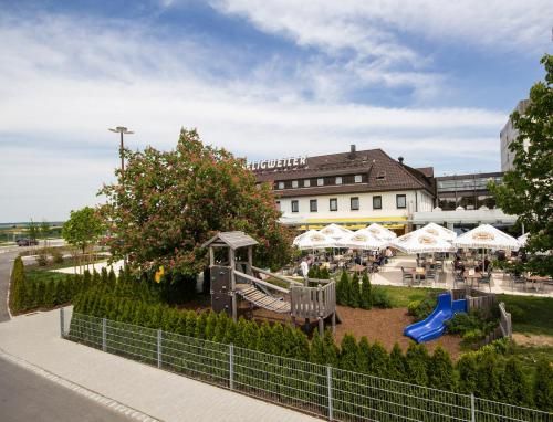 Outdoor Pictures 24