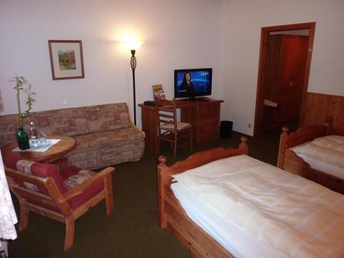 Akzent Hotel Zur Wasserburg - Hotel Garni bed & breakfast