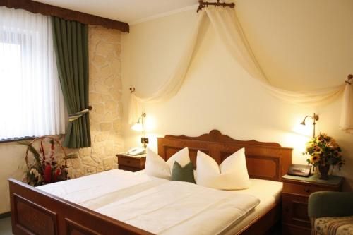 HOTEL-PENSION LANDHAUS ZUR AUE