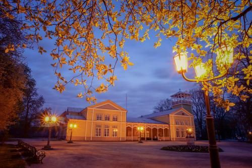 Outdoor Pictures 24