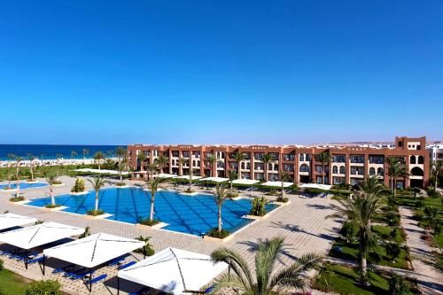 Jaz Oriental, Almaza Bay