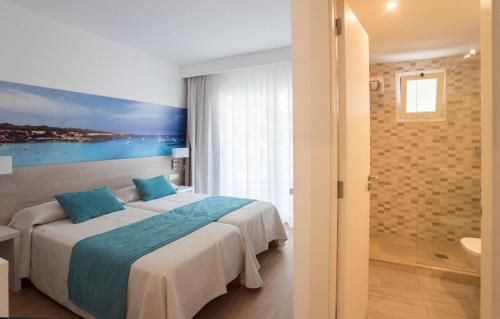 Hostal Es Pi - Emar Hotels