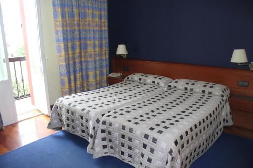 Hotel Mondragon