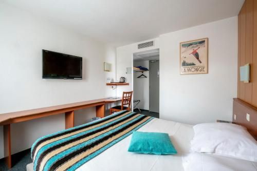 Ostal Hotel Pau Universite