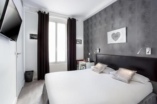 Porte de Versailles Hotel