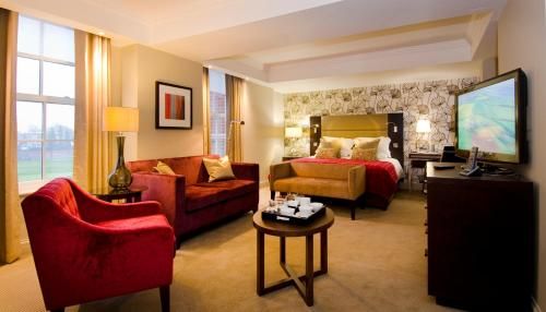 The Lensbury Resort
