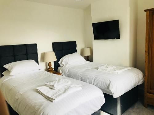 The Golden Fleece Inn