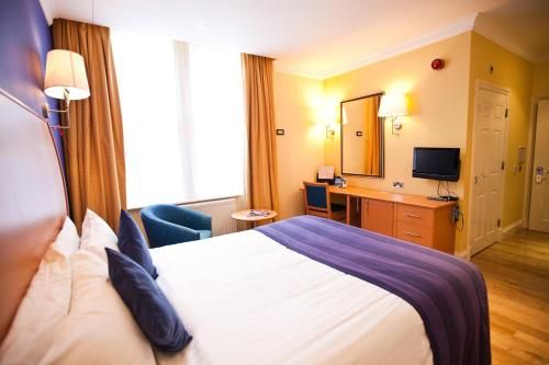Caledonian Hotel