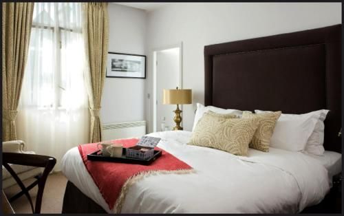 Rooms by Bistrot Pierre at The Crescent Inn