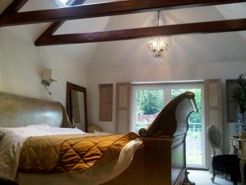 MULBERRY HOUSE