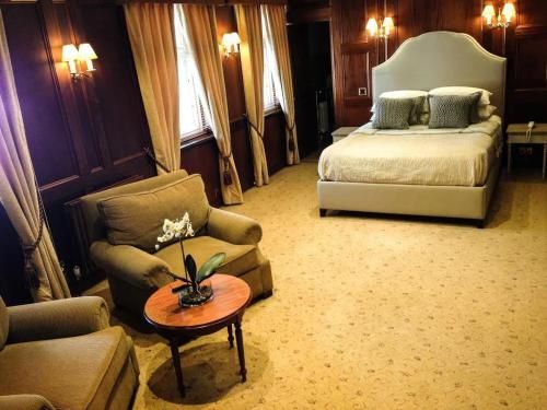 The Falcon Hotel