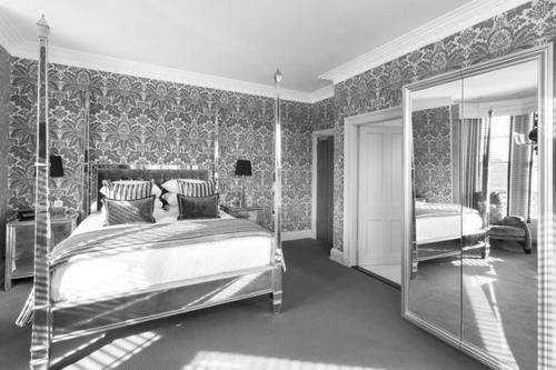 Royal Hotel