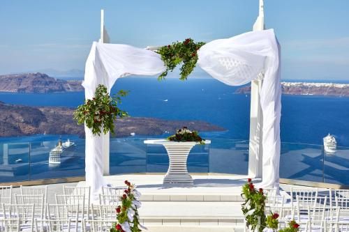 Suites of the Gods Cave Spa Hotel