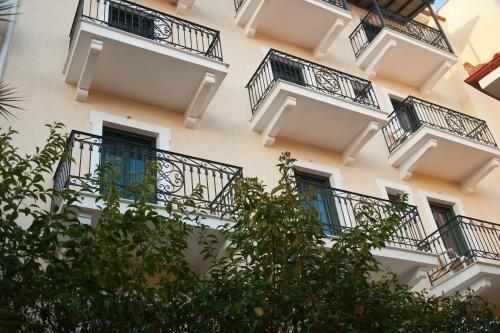 Artemis Hotel