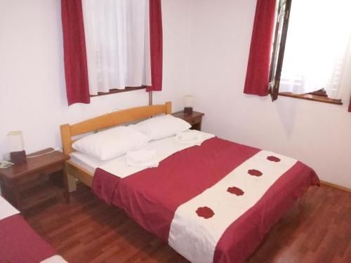 Guest accommodation Plavo oko