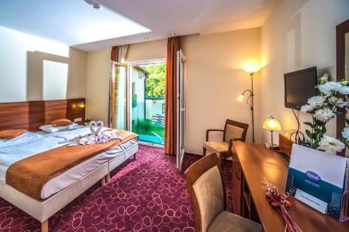 Patak Park Hotel - Adults Only
