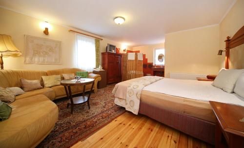 Nomad Hotel & Glamping