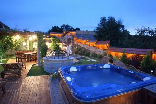 Outdoor Pictures 23