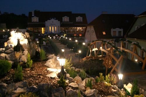 Outdoor Pictures 23