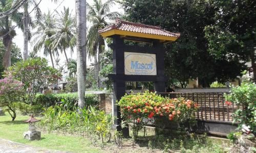 OYO 1508 Mascot Beach Hotel