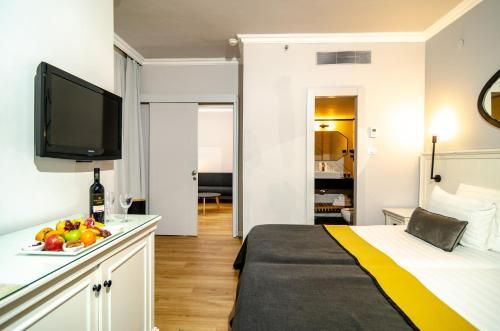 Royal Plaza Hotel