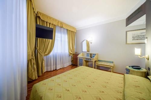 Hotel Aaron