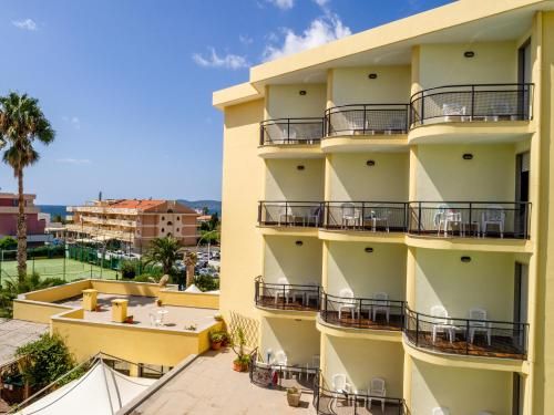 Rina Hotel