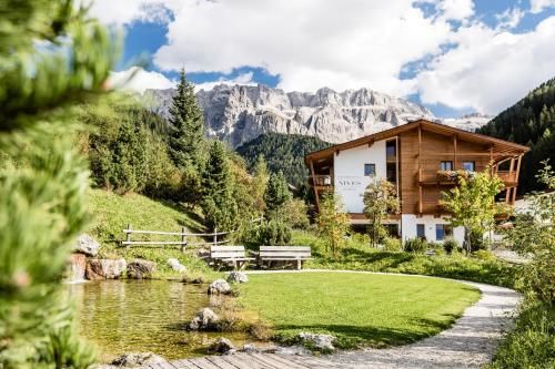 Outdoor Pictures 24