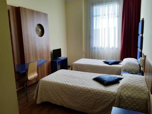 Break Hotel