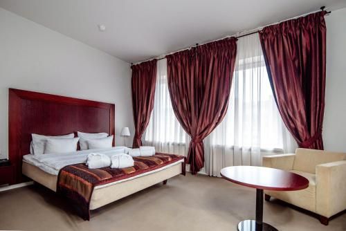 Jazz Hotel Navalis, Tubinas Hotels