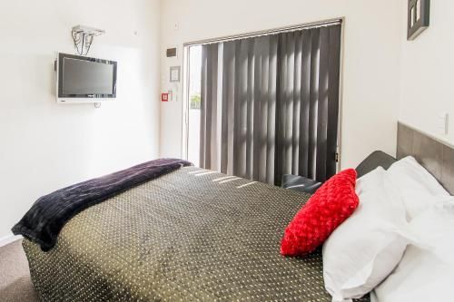 151 On London Motel & Conference Centre